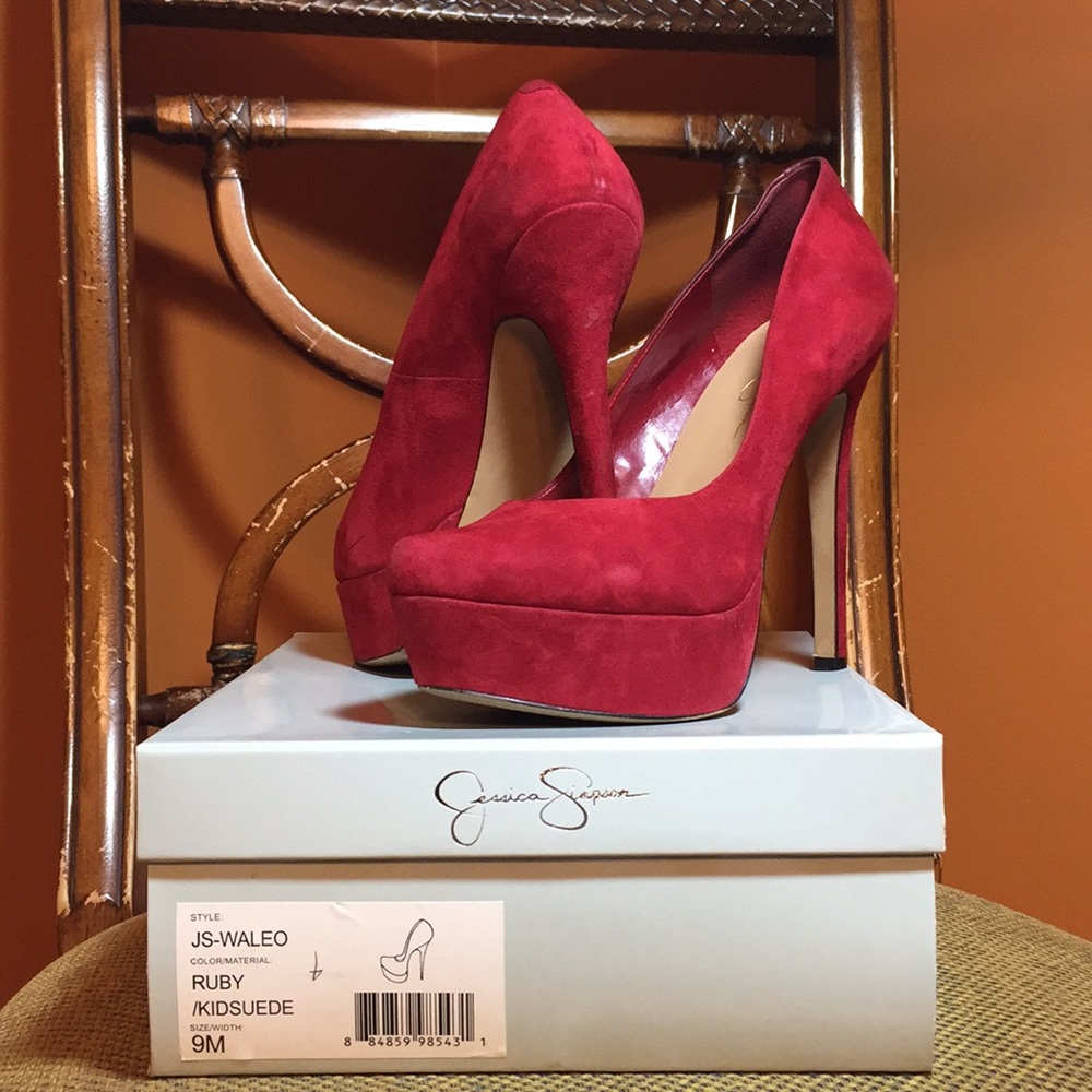 Jessica Simpson Waleo Pump